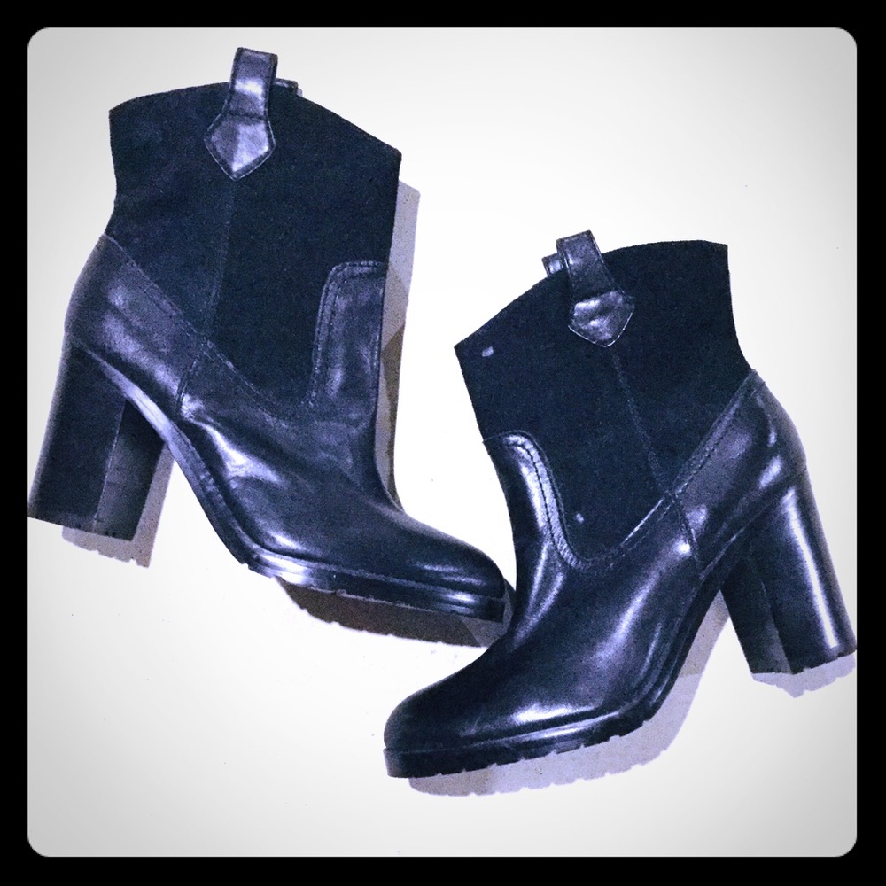 LAUREN RALPH LAUREN ••• Heeled Leather Ankle Boots
